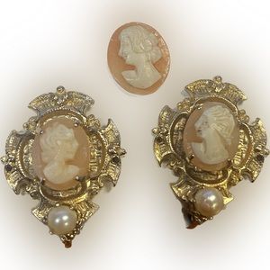 Vintage Victorian esque carved cameo gold tone regal costume jewelry with pearl